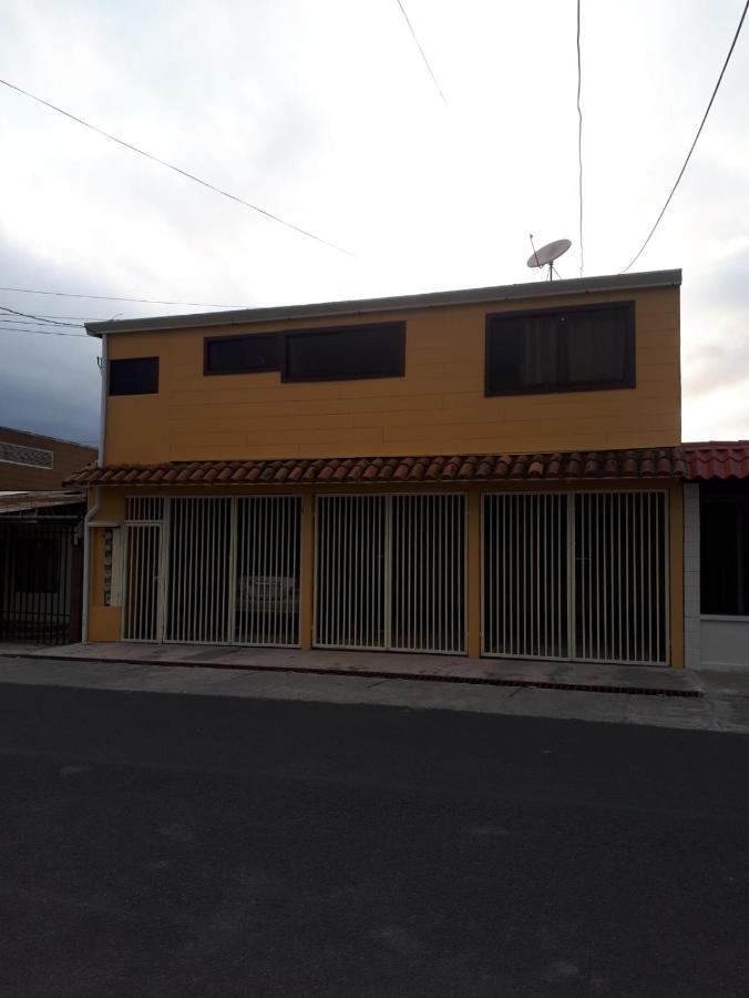Apartamentos Guzman El Tejar Екстериор снимка